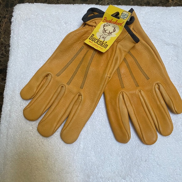 Wells Lamont Brotherhood Buckskin Gloves. - Picture 2 of 5